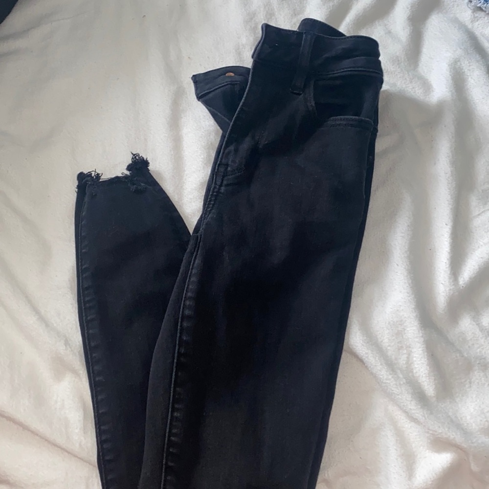 black ripped skinny jeans
